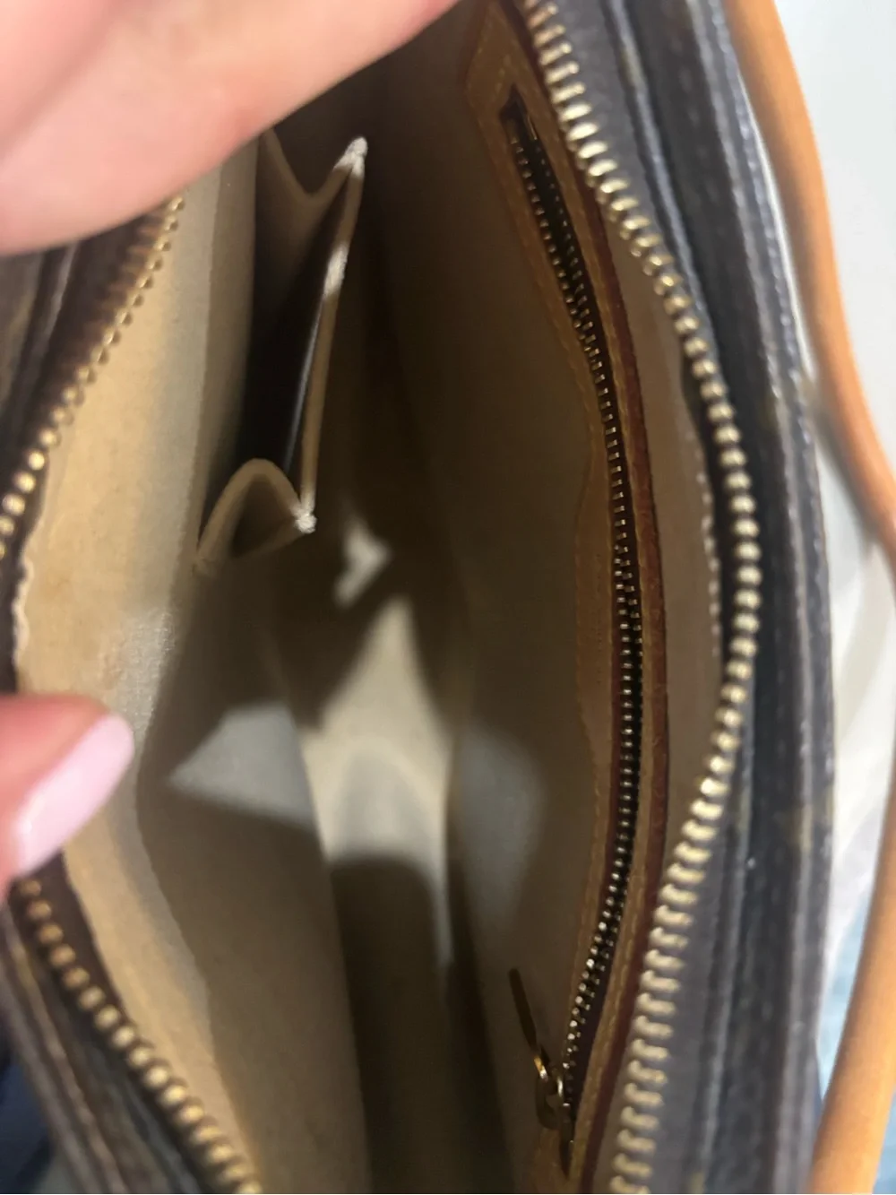 Authentic vintage Louis Vuitton Monogram Looping MM handbag